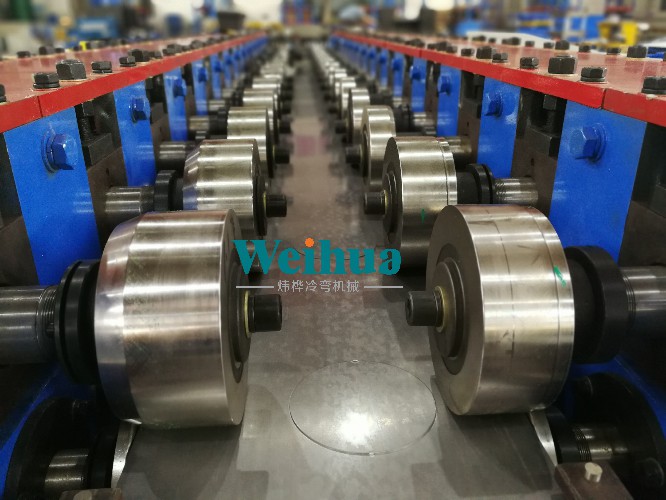 消防水帶箱箱子生產(chǎn)線 消防箱成型機(jī).jpg