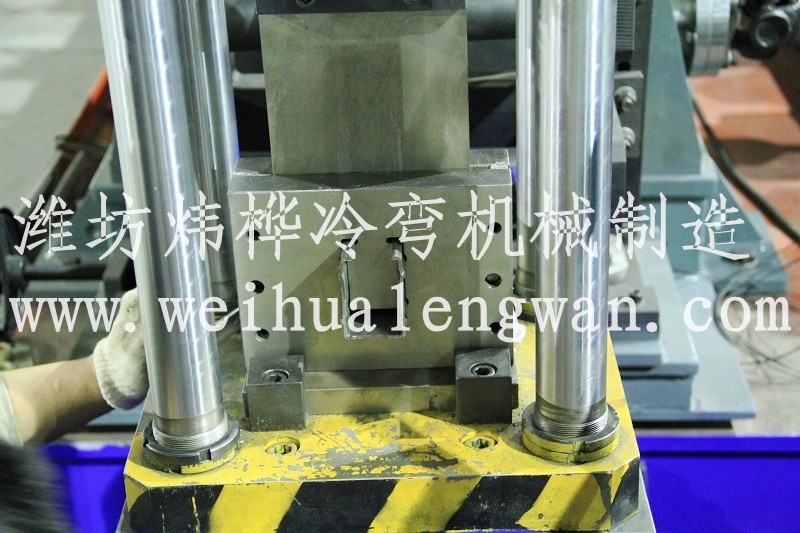 太陽能光伏支架自動(dòng)成型設(shè)備